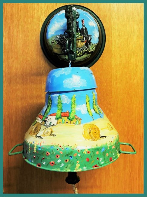 bemalter Glocke - für dekorative Zwecke - zum Schließen ins Bild klicken